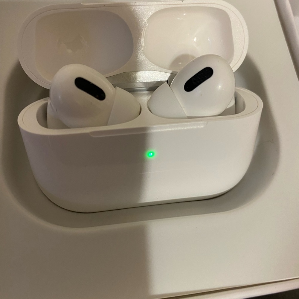 1:1 Airpod pros withh box and charger